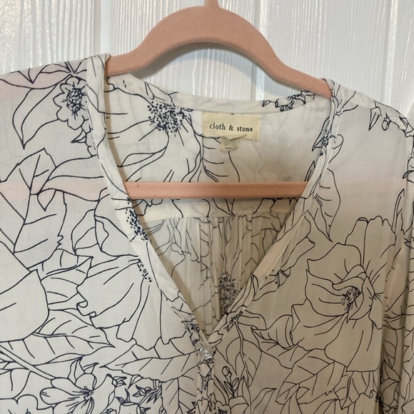 Cloth & Stone White Floral Button Up Blouse - Picture 5 of 11